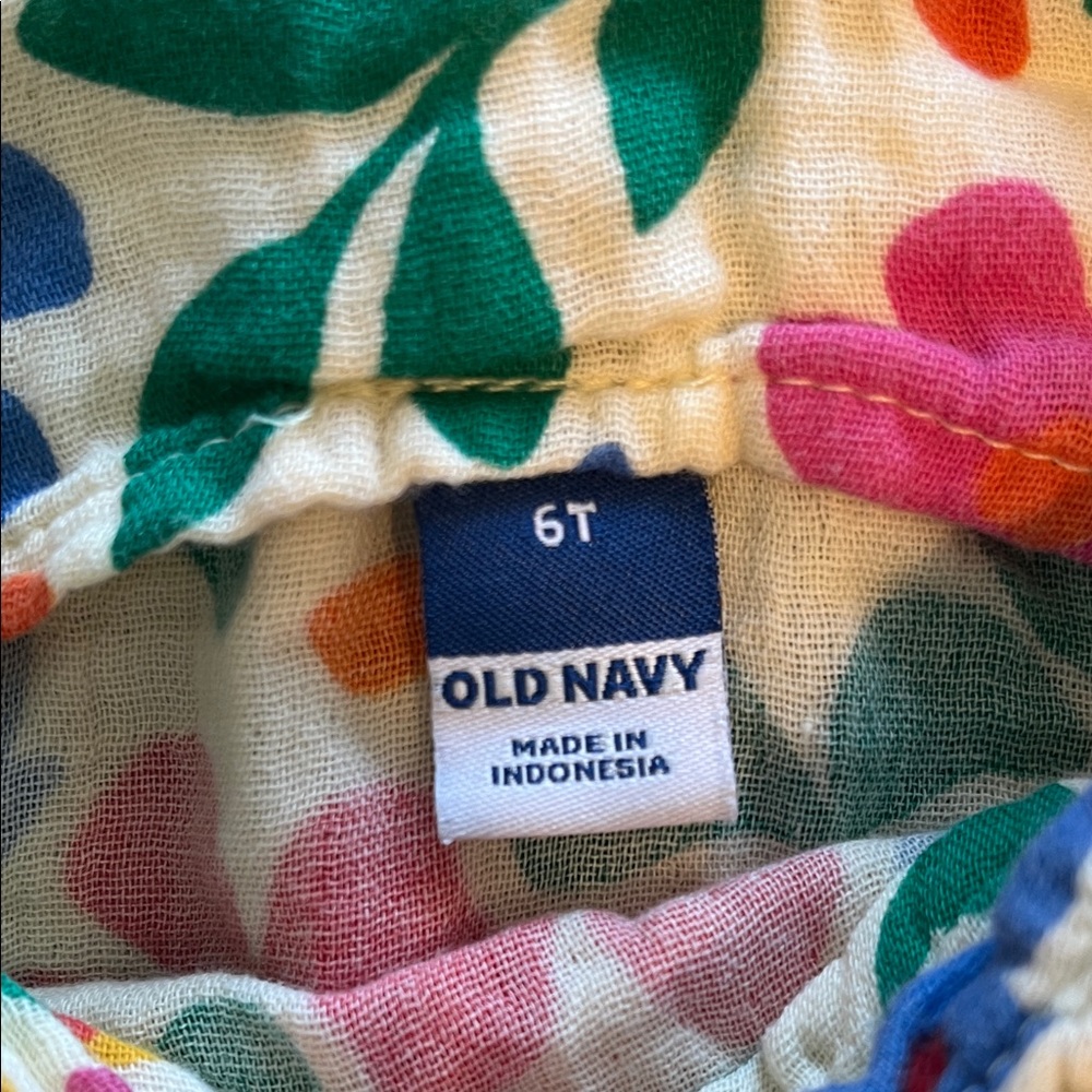 Old Navy Green and Pink Floral Tropics Outfit - Picture 2 of 9